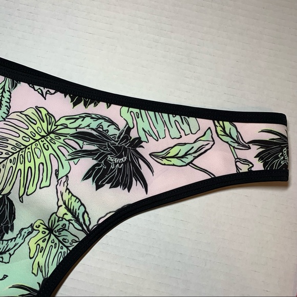 Sz. Lg Akela Surf reversible bikini bottom NWOT - Picture 9 of 16